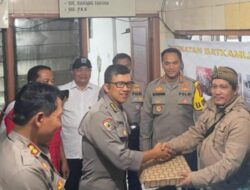 Irwasda Polda Metro Jaya Kunjungi Pos Satkamling  RW01 Jatipulo Jakarta Barat