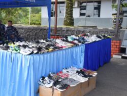 Prajurit TNI AL Gagalkan Penyelundupan Sepatu Bermerek