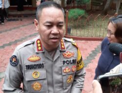 Kombes Trunoyudo Dipromosi Jabat Karopenmas Polri, Kombes Ade Ary Jabat Kabid Humas Polda Metro