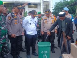 Warga Dukung Tiga Pilar Kecamatan Pakuhaji Musnahkan Miras, Kapolsek: Alhamdulillah Malam Tahun Baru Aman.