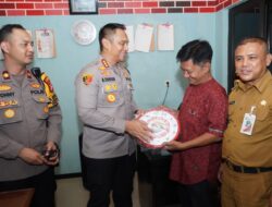 Jelang Pemilu 2024, Kapolres Jakbar Ingatkan Warga Tambora Jaga Kamtibmas dan Keharmonisan