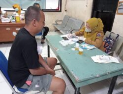 Rutin Dilakukan Setiap Bulan, Sopir Bus AKAP di Terminal Kalideres Cek Urine dan Kesehatan