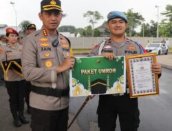 Lumpuhkan Penjahat, Kapolres Metro Tangerang Kota Berangkatkan Aipda Fahmi Umroh