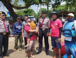 Polda Banten Pertemukan Anak Terpisah dari Orang Tua di Pantai Anyer