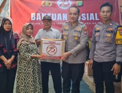 Sambut Hari Bhayangkara ke-78, Polsek Kembangan Bagikan 100 Paket Sembako di Srengseng
