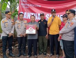 Jelang Hari Bhayangkara ke-78 Polres Metro Tangerang Kota Gelar Bhakti Sosial di Kp Tajur Ciledug