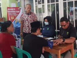 Jelang Hari Bhayangkara ke-78, Polsek Pinang Tangerang Bagikan Sembako dan Pengobatan Gratis