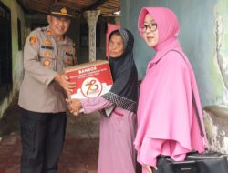 Jelang HUT Bhayangkara ke-78, Kapolsek Pakuhaji Tangerang Bagikan Sembako ke Warga 4 Desa