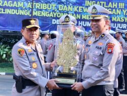 Kapolda Metro Jaya Beri Penghargaan Kepada 14 Personel Peraih Medali Karate Kapolri Cup 2024