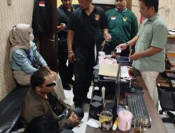 2  Bandit Jalanan Usai Rampas Tas Naik Angkutan Umum Diringkus Anggota Polrestro Tangerang Kota 