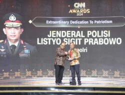 Kapolri Raih Penghargaan Extraordinary Dedication of Patriotism