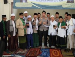 Kapolda Banten Safari Jumat Keliling di Pondok Pesantren Daar El-Istiqomah Kota Serang