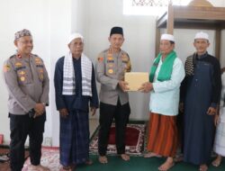 Kapolrestro Tangerang Kota Sholat Jumat di Masjid Al-Ikhlas Benda, Tempat Ibadah Tak Digunakan untuk Politik