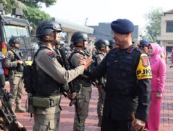 Kapolda Banten Lepas 100 Personel Satbrimob Gabung dalam Satgas Operasi Amole 2024 di Papua