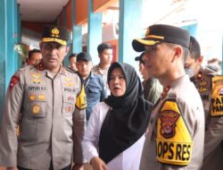 Akibat Hujan Lebat TPS Roboh Saat Pelaksanaan Pilkada 2024, Kapolda Banten Tinjau Lokasi di Cilegon