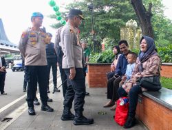 Kapolres Metro Jakarta Timur Tinjau Pengamanan TMII Saat Libur Lebaran
