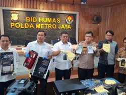Bobol BCA Lewat Blasting SMS, 2 WN Malaysia Diringkus  Ditressiber Polda Metro