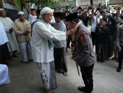 Silaturahmi ke Ponpes Al-Hamidy Banyuanyar, Kapolri: Tanpa Dukungan Ulama Pekerjaan Kami Sangat Berat