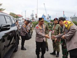 Kapolri Lakukan Pengamanan saat Presiden Prabowo Subianto Tinjau Kekuatan Maritim TNI AL