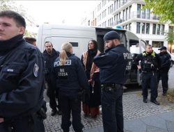 Walikota Jerman yang Baru Terpilih Ditikam Menderita Luka Parah