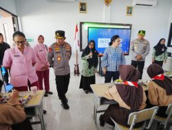 Kapolri: Wujudkan Generasi Emas Usai Tinjau SMP Kemala Bhayangkari Karanganyar