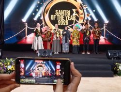 Dr. Setia Untung Arimuladi Dianugerahi Santri Dhyaksa Inspiratif: Seperti Purnawirawan TNI Selalu Berkarya