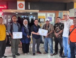 Jasaraharja Putera Salurkan Bantuan Darurat untuk Mahasiswa Terdampak Banjir di Kota Padang