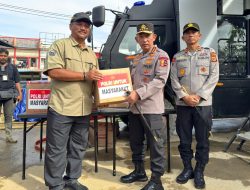 Kapolri Tinjau Posko Pengungsian di Aceh Tamiang, Salurkan Bantuan ke Korban Bencana