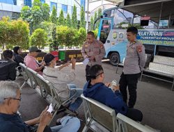 Itwasda Polda Metro Jaya Sosialisasikan SP4N-Lapor di Samsat Keliling Jaksel