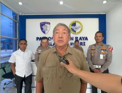 Gelar Operasi Lilin 2025, Masyarakat Beri Obat-obatan untuk Personel Korlantas Polri