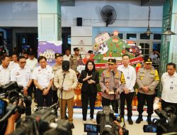 Tinjau Pengamanan Nataru di Stasiun Pasar Senen, Kapolri: Ingatkan Kesiapsiagaan Hadapi Potensi Bencana