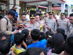 Wakapolri Tinjau Penanganan Pascabencana di Tapanuli Tengah