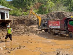 Polri Maksimalkan Bantuan dengan Kerahkan Alat Berat, Percepat Pemulihan Bencana di Sumatera