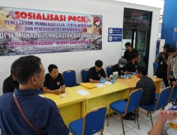 Polda Metro Jaya Cek Urine Pengemudi Bus Antar Kota di Terminal Kampung Rambutan