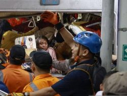 Penyidik Polda Metro Jaya Periksa Sejumlah Saksi Terkait Kecelakaan Kereta Api di Bekasi