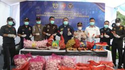 Jaga Kedaulatan Ekonomi, Dittipideksus Bareskrim Polri Musnahkan Produk Ilegal di Pontianak