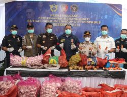 Jaga Kedaulatan Ekonomi, Dittipideksus Bareskrim Polri Musnahkan Produk Ilegal di Pontianak