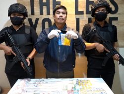Ditresnarkoba Polda Metro Jaya Gerebek Toko Penjual Obat Ilegal Sita 1.442 Butir di Jaksel