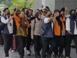 Polda Metro Jaya Serahkan Roy Suryo dan Dokter Tifa ke Kejari Jakarta Selatan