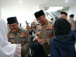 Revitalisasi Masjid Panggilan Sujud, Wakapolri Berbagi Kebahagiaan Bersama Anak-anak Yatim