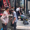 Mobil Tabrak Kaca Gedung di Kebayoran Baru, Pengemudi dan Pengelola Capai Kesepakatan