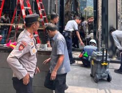 Mobil Tabrak Kaca Gedung di Kebayoran Baru, Pengemudi dan Pengelola Capai Kesepakatan