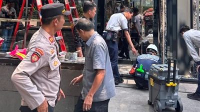 Mobil Tabrak Kaca Gedung di Kebayoran Baru, Pengemudi dan Pengelola Capai Kesepakatan