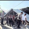 Gerak Cepat, Personel Polres Manggarai Timur Amankan Bank BRI KCP Borong yang Rusak Berat Akibat Gempa