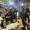 Brimob Polda Metro Jaya Hentikan Pengendara Lawan Arah di Jatinegara