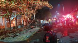 Brimob Polda Metro Jaya Amankan Lokasi Kebakaran Pabrik di Kawasan Lippo Cikarang Bekasi